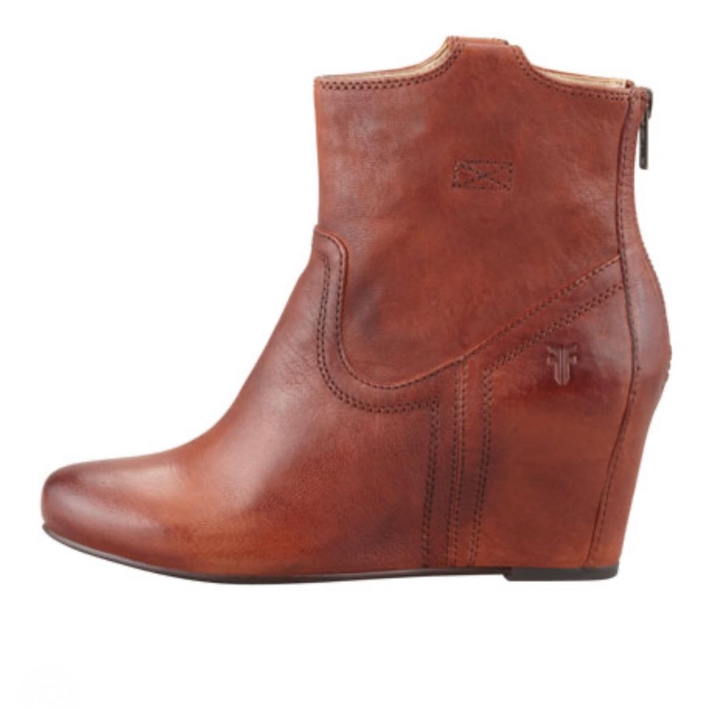 Frye Carson wedge booties size 9.5